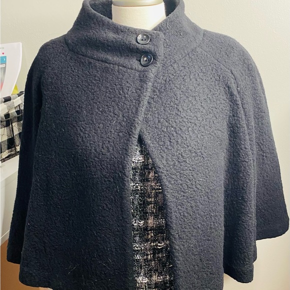 Ann Taylor Black Wool Bolero/Cape Jacket. Size Medium. Excellent  condition - Picture 5 of 12